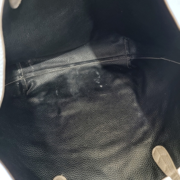 BCBG Paris Gray Leather Tote + Cosmetic Bag Set Zip Closure Travel Beachy Sz L - Picture 7 of 12